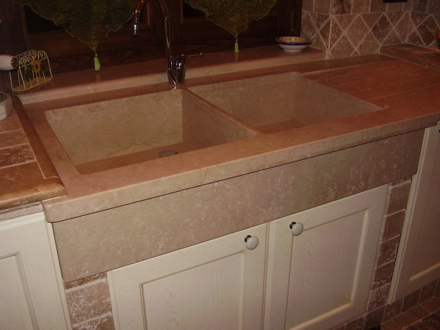 Top Cucina in Travertino Noce