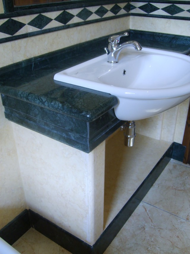 Bagno in Giallo Atlantic e Verde Guatemala