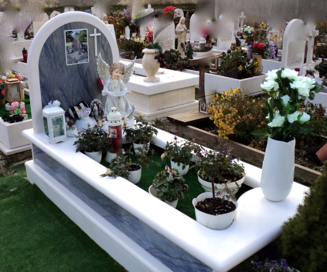 Tomba in Bianco Taxos e Azul Macaubas