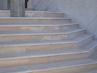 Scala Esterna in Travertino
