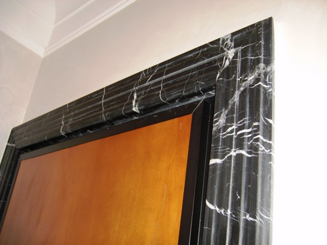 Cornice Porta in Nero Marquinia